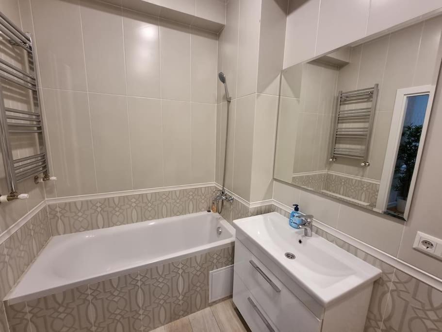 Grand Excelent New Ultra Central Apartments Chisinau Exterior photo